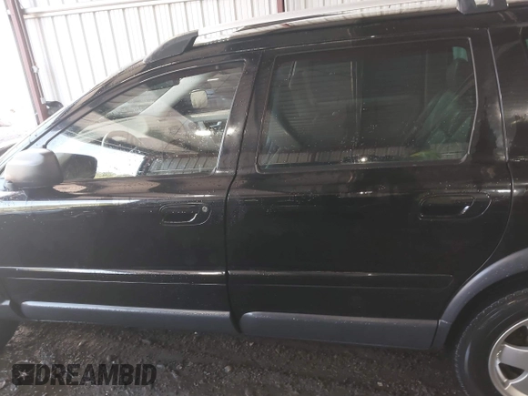 2006 Volvo XC70 with VIN YV4SZ592361243124, listed as a IAAI auction lot 41972200 with 186,720 mi miles. Bid and sale history available at carsss.com. Image 14.
