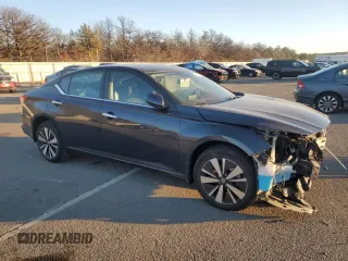 2021 Nissan Altima SV z VIN 1N4BL4DW5MN352706, wystawiony jako Copart lot #87617955 z przebiegiem 42 213 mil mil oraz Szkoda całkowita • Salvage title. Historia ofert i sprzedaży dostępna na DreamBid. Obrazek 4.