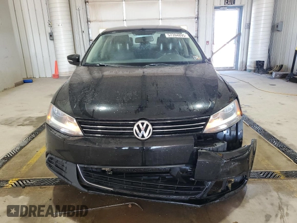 2013 Volkswagen Jetta SE with VIN 3VWDP7AJ1DM435252, listed as a Copart auction lot 57394895 with 174,993 mi miles and Salvage title. Bid and sale history available at DreamBid. Image 5.