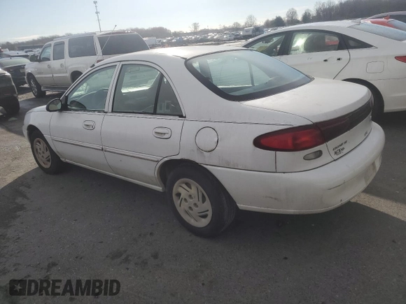 1998 Ford Escort SE z VIN 1FAFP13P2WW324678, wystawiony jako Copart lot #48726065 z przebiegiem 135 540 mil mil oraz Szkody całkowita. Historia ofert i sprzedaży dostępna na DreamBid. Obrazek 2.