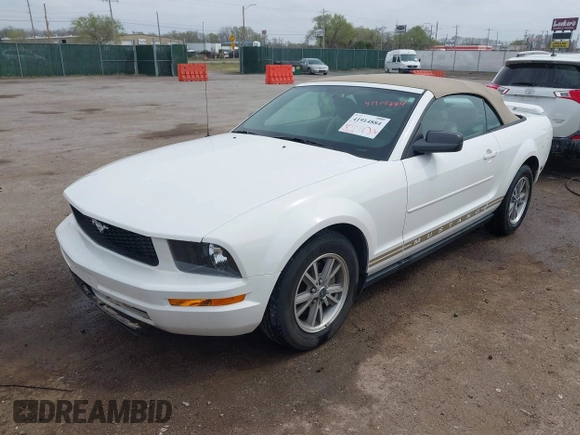 2005 Ford Mustang Deluxe with VIN 1ZVFT84N055216895, listed as a IAAI auction lot 41914884 with 67,824 mi miles. Bid and sale history available at carsss.com. Image 2.