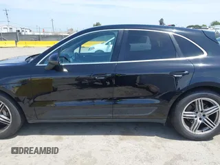 2015 Porsche Macan S with VIN WP1AB2A53FLB68323, listed as a IAAI auction lot 42121576 with 102,031 mi miles. Bid and sale history available at carsss.com. Image 14.