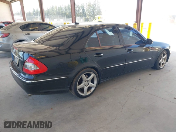 2009 Mercedes-Benz E-Class Luxury 3.5L with VIN WDBUF56X29B409585, listed as a IAAI auction lot 42046431 with 217,755 mi miles. Bid and sale history available at carsss.com. Image 4.