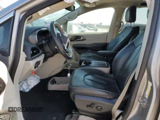 2020 Chrysler Pacifica Limited z VIN 2C4RC1GG0LR289575, wystawiony jako Copart lot #49025185 z przebiegiem 110 317 mil mil oraz Szkoda całkowita • Salvage title. Historia ofert i sprzedaży dostępna na DreamBid. Obrazek 7.
