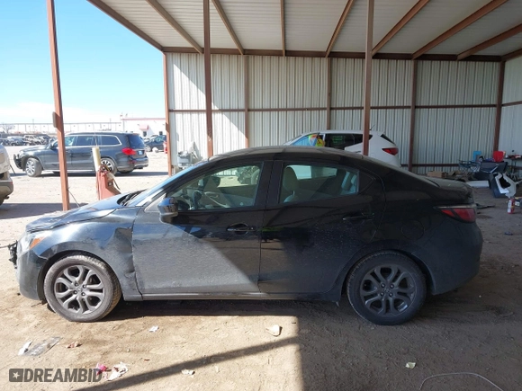 2020 Toyota Yaris Sedan L with VIN 3MYDLBYV4LY716125, listed as a IAAI auction lot 41630523 with 55,282 mi miles. Bid and sale history available at carsss.com. Image 14.
