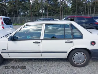 1994 Volvo 900 GLS with VIN YV1JS883XR3145743, listed as a IAAI auction lot 42216858 with 193,685 mi miles and . Bid and sale history available at DreamBid. Image 15.