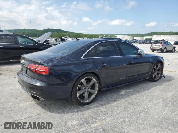 2015 Audi S8 z VIN WAUK2AFD1FN005378, wystawiony jako Copart lot #53048314 z przebiegiem 131 468 mil mil oraz . Historia ofert i sprzedaży dostępna na DreamBid. Obrazek 3.