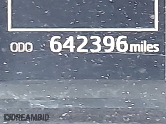 2018 Toyota Highlander LE с VIN 5TDBZRFH2JS499320, выставлен на аукционе IAAI как лот 42099889 с пробегом 642 396 миль миль и . История ставок и продаж доступна на DreamBid. Изображение 15.