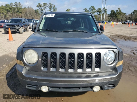 2013 Jeep Patriot Latitude with VIN 1C4NJPFA3DD168869, listed as a Copart auction lot 43795155 with 216,946 mi miles and Clean Title. Bid and sale history available at carsss.com. Image 5.