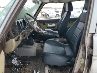 1985 Toyota Land Cruiser z VIN JT3FJ60G8F1127643, wystawiony jako Copart lot #46289955 z przebiegiem 276 869 mil mil oraz Czysty tytuł • Clean title. Historia ofert i sprzedaży dostępna na DreamBid. Obrazek 7.