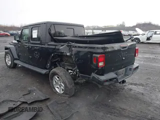 2022 Jeep Gladiator Texas Trail with VIN 1C6HJTAG1NL102451, listed as a IAAI auction lot 40969999 with 69,797 mi miles. Bid and sale history available at carsss.com. Image 3.