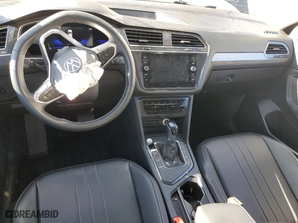 2022 Volkswagen Tiguan SE with VIN 3VV3B7AX7NM098736, listed as a Copart auction lot 48174695 with 40,561 mi miles and Salvage Title. Bid and sale history available at carsss.com. Image 8.
