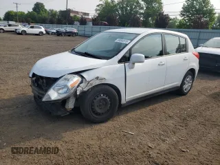 2011 Nissan Versa S z VIN 3N1BC1CP9BL494673, wystawiony jako Copart lot #59898515 z przebiegiem 197 127 mil mil oraz Szkoda całkowita • Salvage title. Historia ofert i sprzedaży dostępna na DreamBid. Obrazek 1.