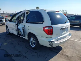 2002 Chrysler Town & Country Limited with VIN 2C8GP64L22R715175, listed as a IAAI auction lot 41312600 with 187,421 mi miles. Bid and sale history available at carsss.com. Image 3.
