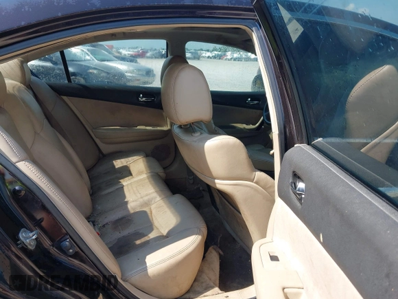 2013 Nissan Maxima SV with VIN 1N4AA5AP4DC825754, listed as a IAAI auction lot 42646672 with 145,480 mi miles and . Bid and sale history available at DreamBid. Image 8.