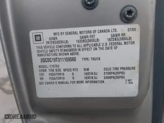 2001 Chevrolet Silverado 1500 LS with VIN 2GCEC19T311109560, listed as a IAAI auction lot 42065330 with 271,232 mi miles. Bid and sale history available at carsss.com. Image 9.