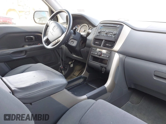 2006 Honda Pilot EX z VIN 5FNYF18466B000402, wystawiony jako IAAI lot #42127290 z przebiegiem 129 794 mil mil oraz . Historia ofert i sprzedaży dostępna na DreamBid. Obrazek 5.