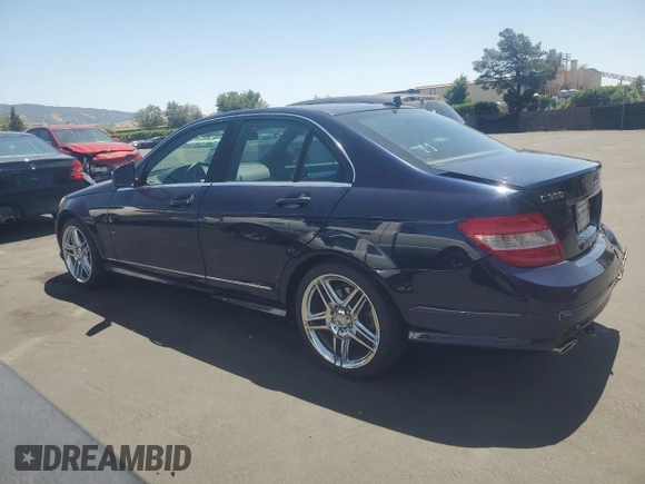 2008 Mercedes-Benz C 300 Sport z VIN WDDGF54X88F055375, wystawiony jako Copart lot #57657925 z przebiegiem 87 558 mil mil oraz Szkoda całkowita • Salvage title. Historia ofert i sprzedaży dostępna na DreamBid. Obrazek 2.