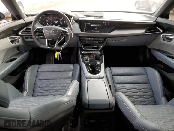 2022 Audi e-tron GT Prestige z VIN WAUEJBFW9N7004649, wystawiony jako Copart lot #45607895 z przebiegiem 29 616 mil mil oraz Szkody całkowita. Historia ofert i sprzedaży dostępna na DreamBid. Obrazek 8.
