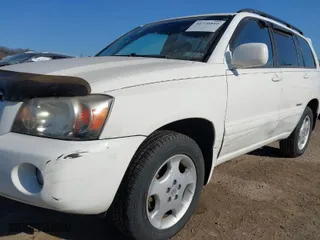 2007 Toyota Highlander w/3rd Row with VIN JTEEP21A070205926, listed as a IAAI auction lot 41770849 with 169,765 mi miles. Bid and sale history available at carsss.com. Image 6.