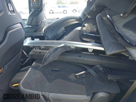 2025 Rivian R1S Adventure z VIN 7PDSGBBA1SN060468, wystawiony jako IAAI lot #41711770 z przebiegiem 2865 mil mil oraz . Historia ofert i sprzedaży dostępna na DreamBid. Obrazek 8.