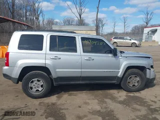 2012 Jeep Patriot Sport with VIN 1C4NJRBB9CD661724, listed as a IAAI auction lot 41704207 with 169,665 mi miles. Bid and sale history available at carsss.com. Image 13.