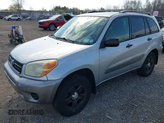 2005 Toyota RAV4 with VIN JTEHD20V550045159, listed as a IAAI auction lot 42119374 with 111,611 mi miles. Bid and sale history available at carsss.com. Image 2.