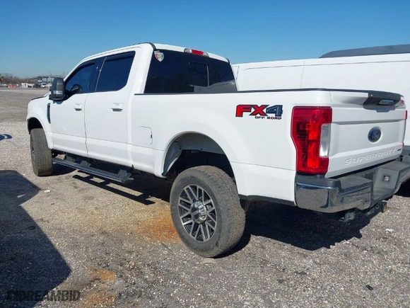 2017 Ford Super Duty F-250 SRW Lariat with VIN 1FT7W2B62HEE68725, listed as a IAAI auction lot 41665815 with 112,202 mi miles. Bid and sale history available at carsss.com. Image 3.