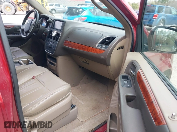2015 Chrysler Town & Country Touring with VIN 2C4RC1BG6FR513993, listed as a IAAI auction lot 42189211 with 175,538 mi miles. Bid and sale history available at carsss.com. Image 5.