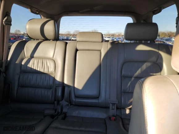 2006 Lexus LX 470 with VIN JTJHT00W564016353, listed as a Copart auction lot 87621905 with 184,862 mi miles and Salvage Title. Bid and sale history available at carsss.com. Image 10.