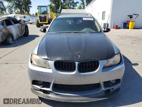 2007 BMW 3 Series 328xi z VIN WBAVT73597FZ36409, wystawiony jako Copart lot #61231975 z przebiegiem 236 005 mil mil oraz Szkoda całkowita • Salvage title. Historia ofert i sprzedaży dostępna na DreamBid. Obrazek 5.