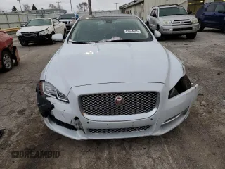 2016 Jaguar XJ Portfolio with VIN SAJWJ2GD2G8V92848, listed as a Copart auction lot 41614745 with 36,650 mi miles and Salvage title. Bid and sale history available at DreamBid. Image 5.