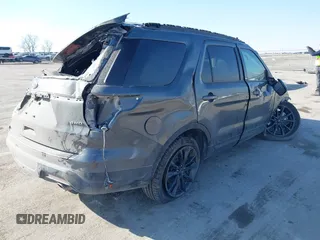 2019 Ford Explorer XLT z VIN 1FM5K8D87KGA09217, wystawiony jako IAAI lot #41696326 z przebiegiem 60 785 mil mil oraz . Historia ofert i sprzedaży dostępna na DreamBid. Obrazek 4.