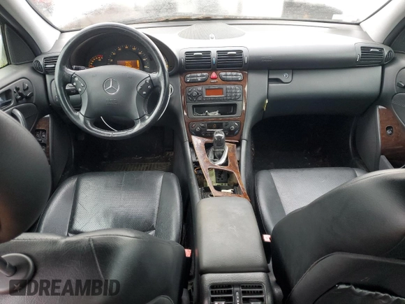 2001 Mercedes-Benz C 320 with VIN WDBRF64J01F089691, listed as a Copart auction lot 60071575 with 152,846 mi miles and Salvage title. Bid and sale history available at DreamBid. Image 8.
