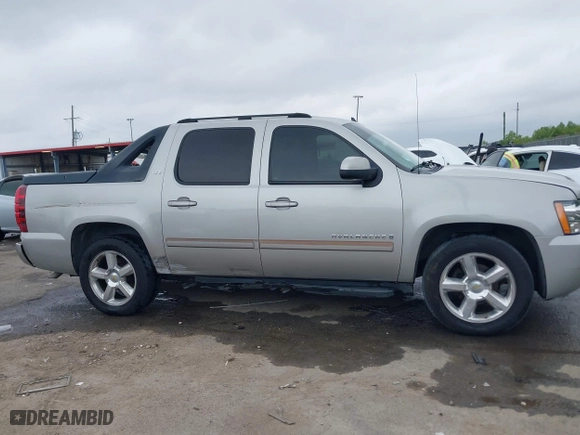2007 Chevrolet Avalanche LTZ with VIN 3GNEC12J67G134064, listed as a IAAI auction lot 42029811 with 1 mi miles. Bid and sale history available at carsss.com. Image 13.
