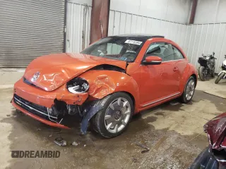 2018 Volkswagen Beetle SE with VIN 3VWJD7AT7JM707053, listed as a Copart auction lot 87116384 with 0 mi miles and Salvage Title. Bid and sale history available at carsss.com. Image 1.