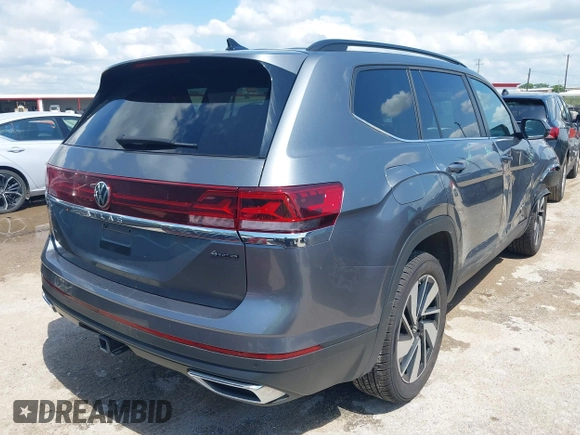 2024 Volkswagen Atlas SE with VIN 1V2HR2CAXRC528423, listed as a IAAI auction lot 42346922 with 38,637 mi miles and . Bid and sale history available at DreamBid. Image 4.