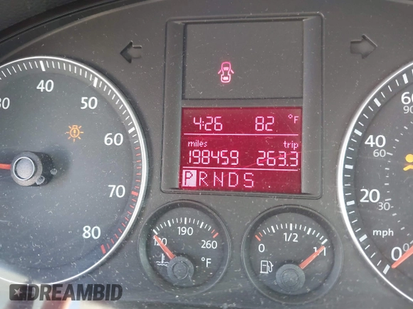 2008 Volkswagen Jetta SE z VIN 3VWRM71KX8M191212, wystawiony jako IAAI lot #42660632 z przebiegiem 198 459 mil mil oraz . Historia ofert i sprzedaży dostępna na DreamBid. Obrazek 15.