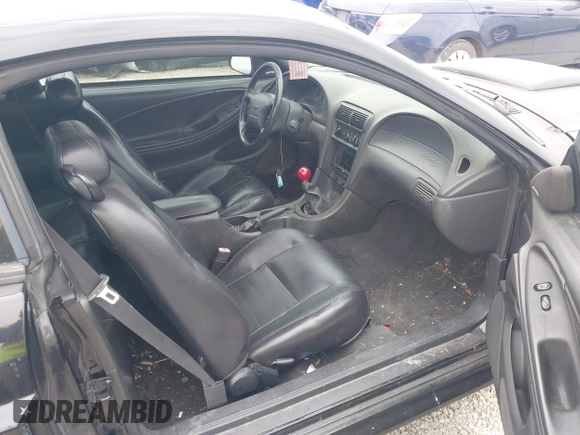 2002 Ford Mustang GT Deluxe z VIN 1FAFP42X82F158373, wystawiony jako IAAI lot #42299510 z przebiegiem 178 657 mil mil oraz . Historia ofert i sprzedaży dostępna na DreamBid. Obrazek 5.