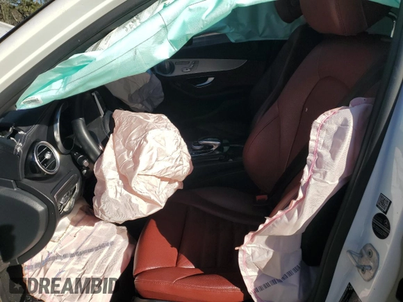 2016 Mercedes-Benz C 300 Luxury z VIN 55SWF4KBXGU153204, wystawiony jako Copart lot #47039875 z przebiegiem Nie podano mil oraz Szkoda całkowita • Salvage title. Historia ofert i sprzedaży dostępna na DreamBid. Obrazek 7.