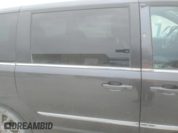 2015 Chrysler Town & Country S with VIN 2C4RC1HG4FR755673, listed as a Copart auction lot 82405424 with 246,989 mi miles and Salvage Title. Bid and sale history available at DreamBid. Image 11.