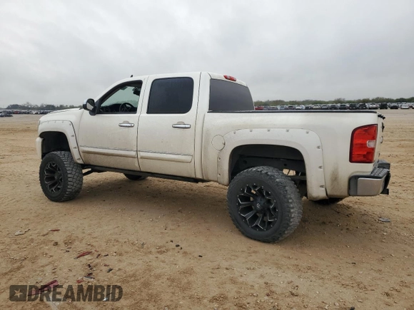 2011 Chevrolet Silverado 1500 LT with VIN 3GCPCSE00BG405302, listed as a Copart auction lot 84955574 with 155,856 mi miles and Salvage Title. Bid and sale history available at DreamBid. Image 2.