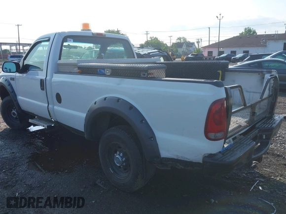 2001 Ford F-250 z VIN 3FTNF21L81MA77853, wystawiony jako IAAI lot #42409790 z przebiegiem 189 715 mil mil oraz . Historia ofert i sprzedaży dostępna na DreamBid. Obrazek 3.