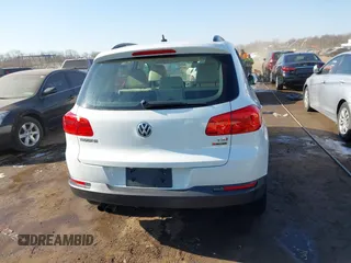 2016 Volkswagen Tiguan SE with VIN WVGBV7AX0GW018760, listed as a IAAI auction lot 41733586 with 60,743 mi miles and . Bid and sale history available at DreamBid. Image 17.