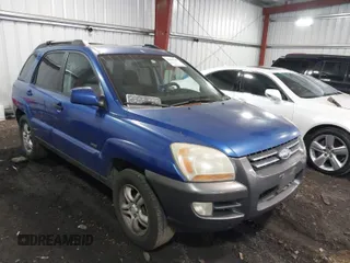 2005 Kia Sportage LX with VIN KNDJE723757109849, listed as a IAAI auction lot 41505516 with 243,556 mi miles and . Bid and sale history available at carsss.com. Image 1.