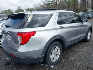 2020 Ford Explorer XLT with VIN 1FMSK7DHXLGB18222, listed as a IAAI auction lot 41541109 with 100,649 mi miles. Bid and sale history available at carsss.com. Image 4.