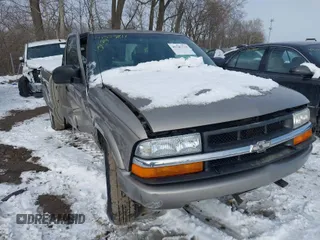 2003 Chevrolet S-10 LS with VIN 1GCCS19X238197160, listed as a IAAI auction lot 41589211 with 113,308 mi miles and . Bid and sale history available at DreamBid. Image 1.