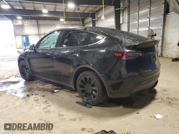 2024 Tesla Model Y с VIN 7SAYGDED0RF084081, выставлен на аукционе Copart как лот 55992195 с пробегом 43 871 миль миль и Списание • Salvage title. История ставок и продаж доступна на DreamBid. Изображение 2.