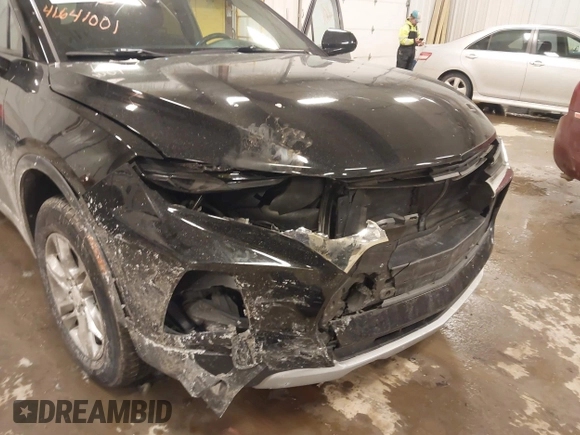 2020 Chevrolet Blazer LT with VIN 3GNKBCR42LS697671, listed as a IAAI auction lot 41641001 with 38,570 mi miles and . Bid and sale history available at DreamBid. Image 6.