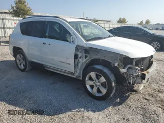 2011 Jeep Compass with VIN 1J4NT1FA3BD240927, listed as a Copart auction lot 69377574 with 71,061 mi miles and Salvage Title. Bid and sale history available at carsss.com. Image 4.